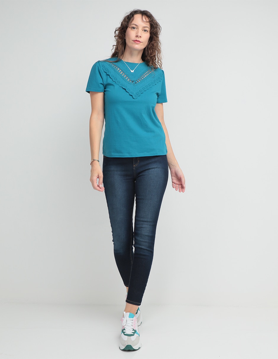 Playera manga corta cuello simulado para mujer 3