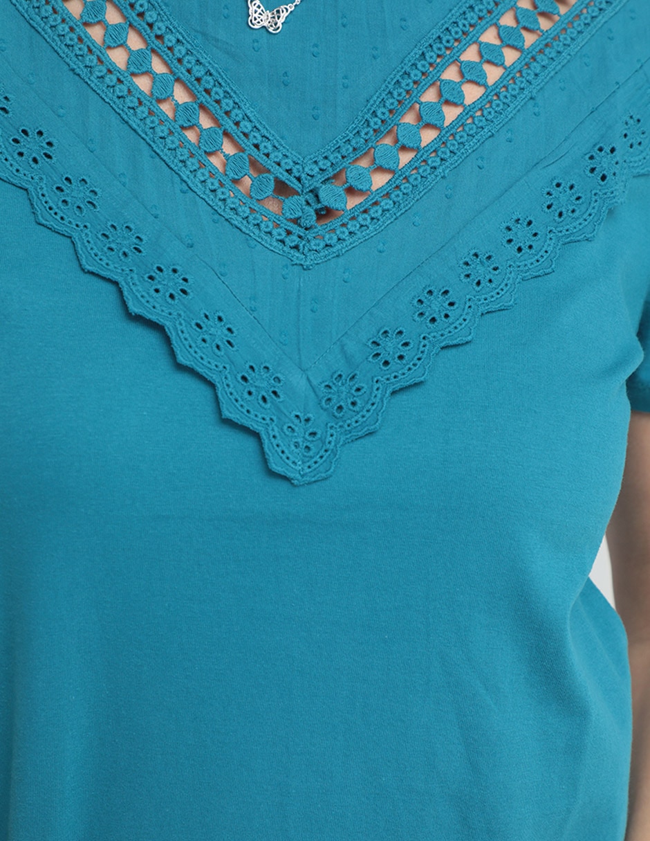 Playera manga corta cuello simulado para mujer 4