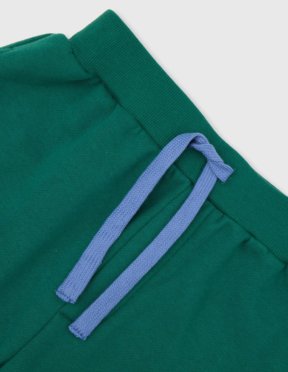 Verde obscuro
