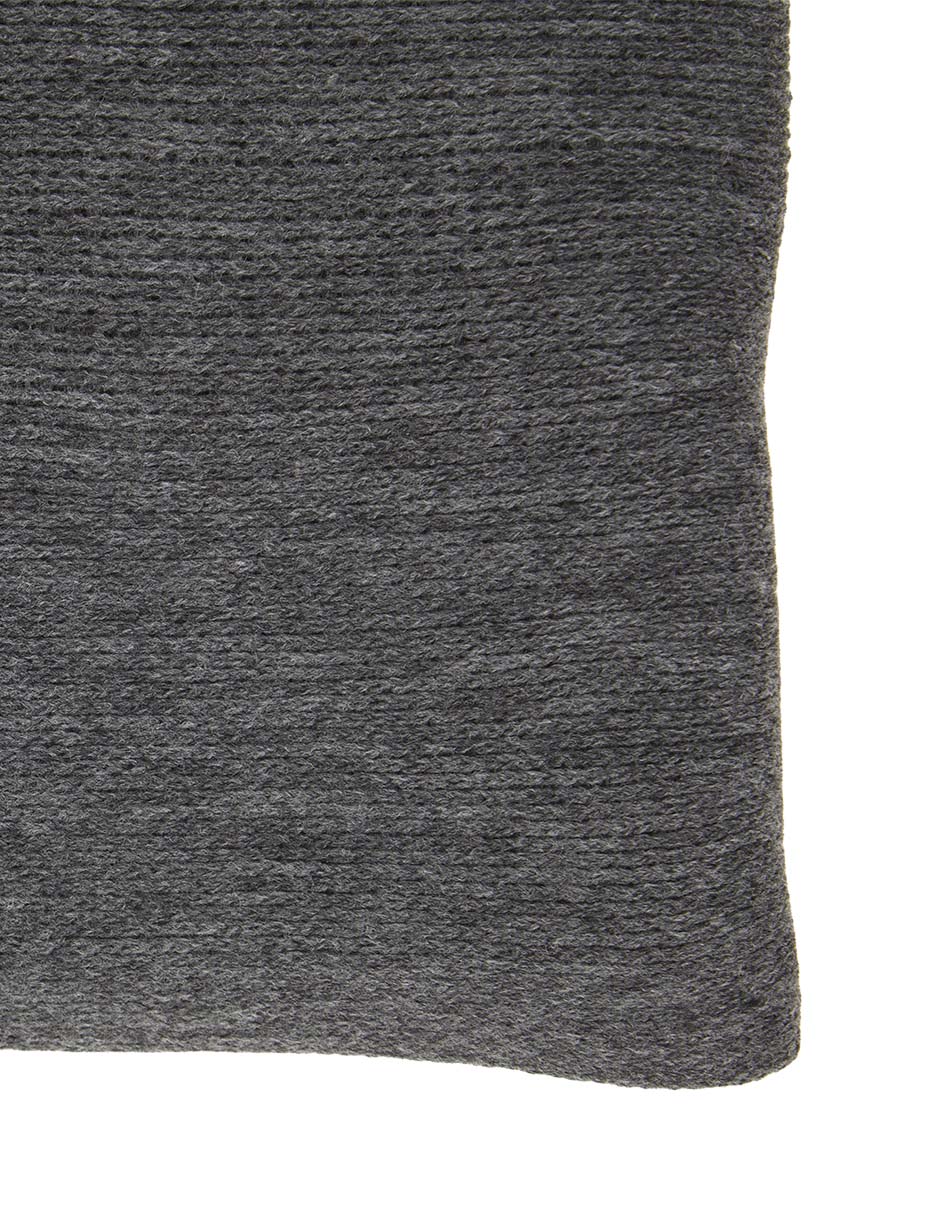Gris obscuro