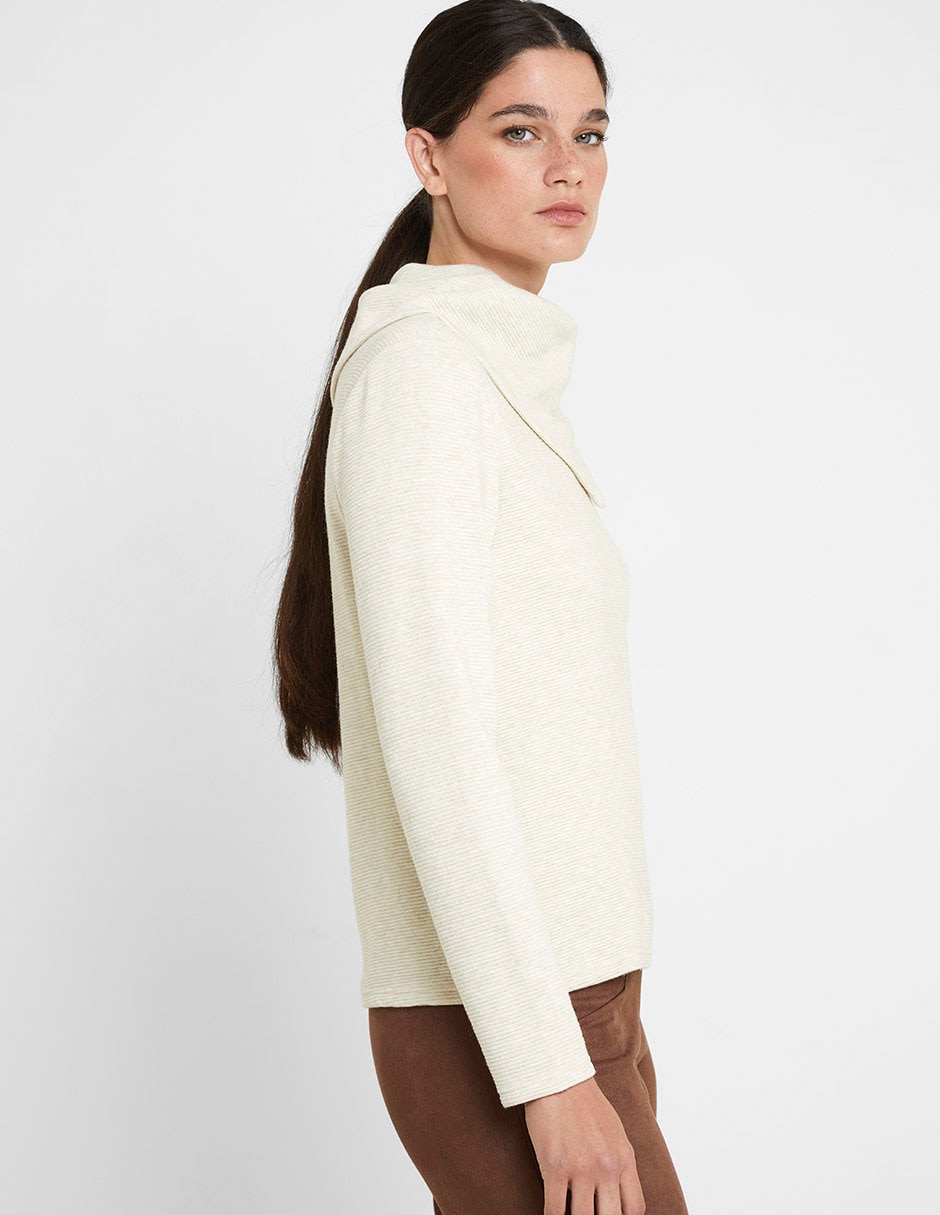 Suéter cuello tortuga para mujer 3