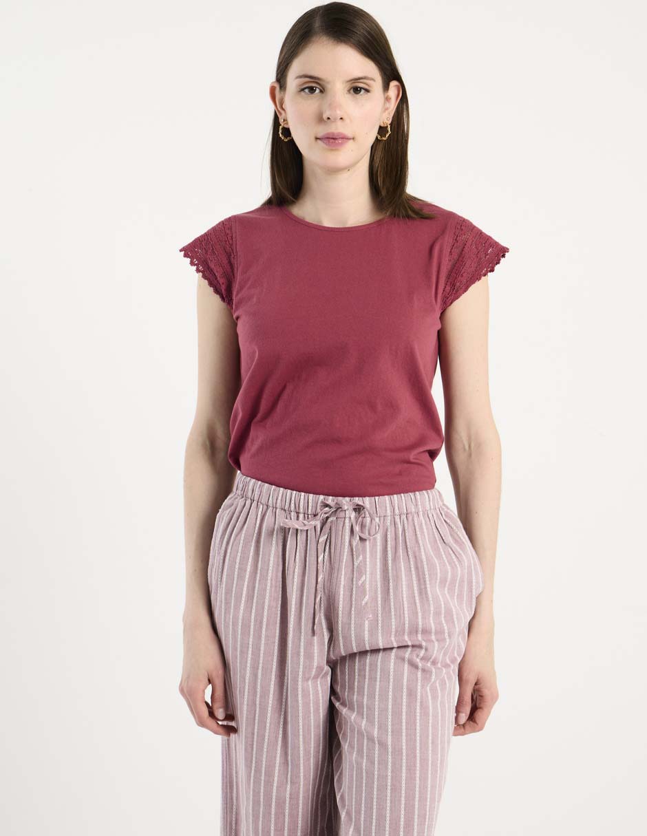 Playera manga corta cuello redondo para mujer