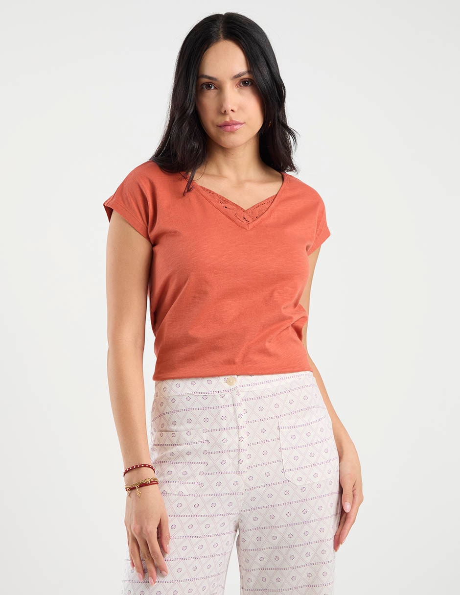 Playera manga corta cuello V para mujer 1