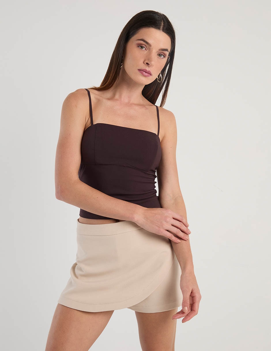 Top escote medio tirante ajustable Top escote medio tirante ajustable