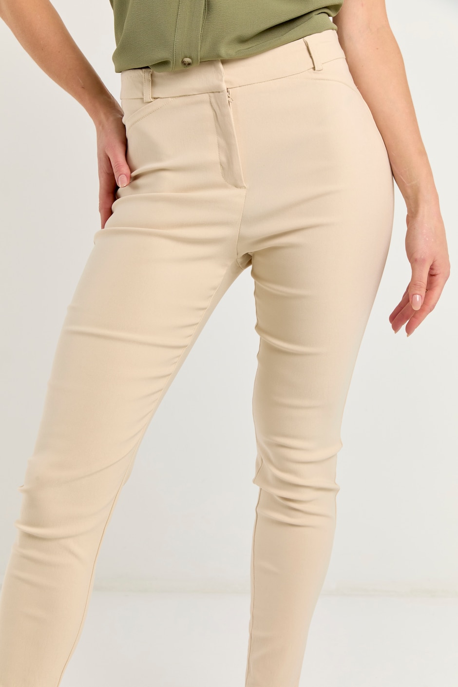 Pantalón capri skinny para mujer 4