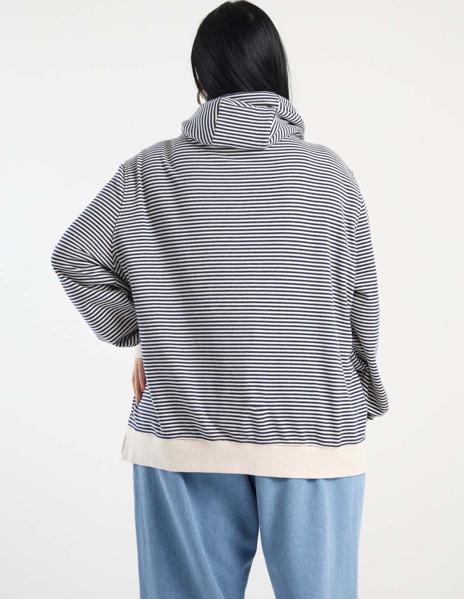 Sudadera con capucha y bolsa para mujer 4