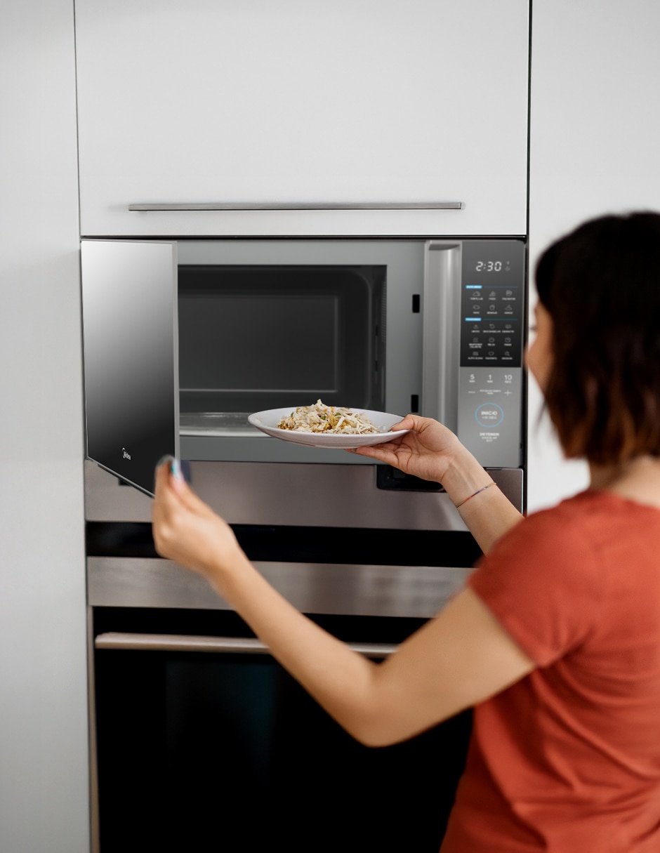 Horno de microondas convencional Midea modelo MMDT14S2MG de 1.4 pies cúbicos
