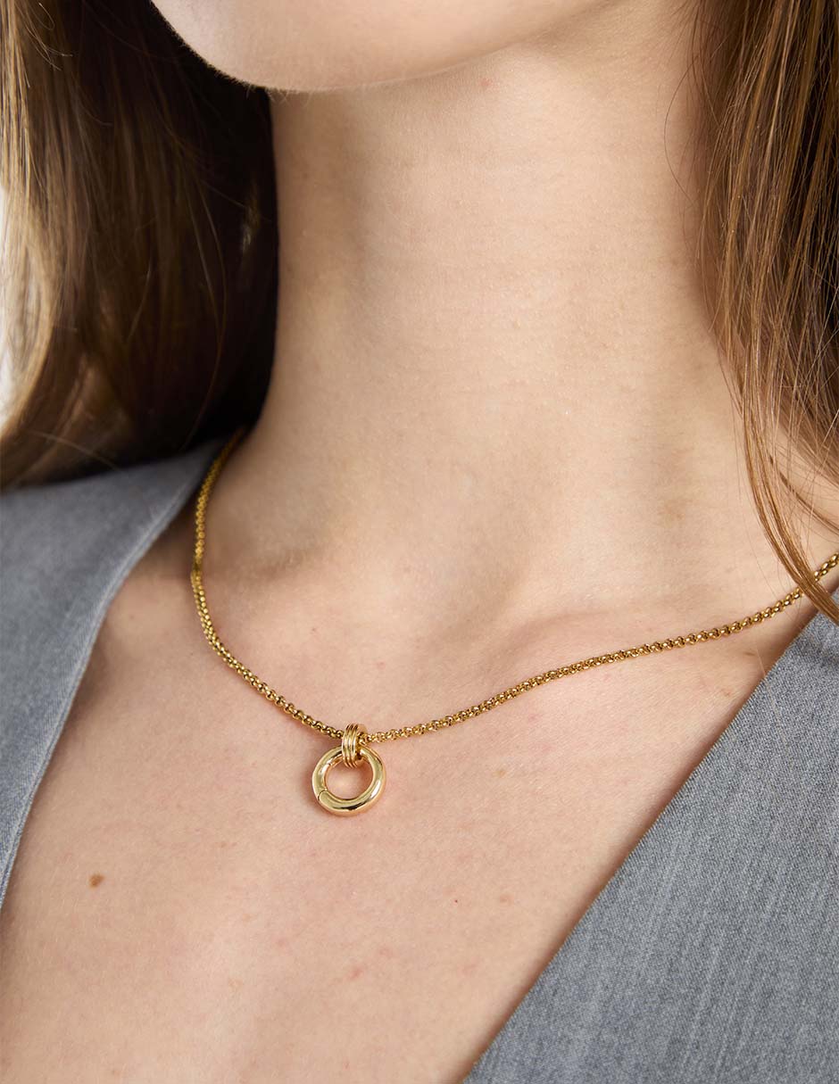 Collar con dije circular 4
