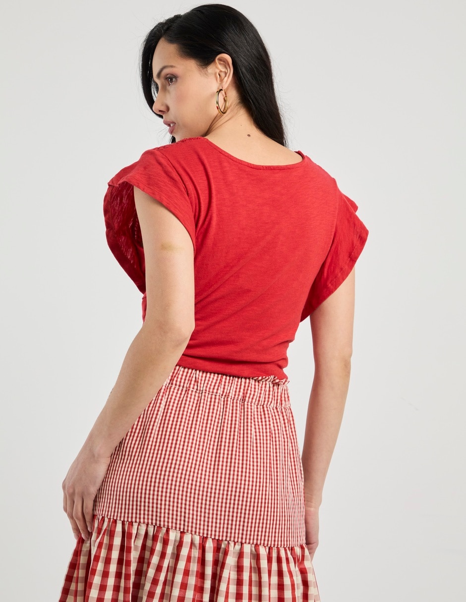 Playera manga corta Charol By October cuello redondo para mujer
