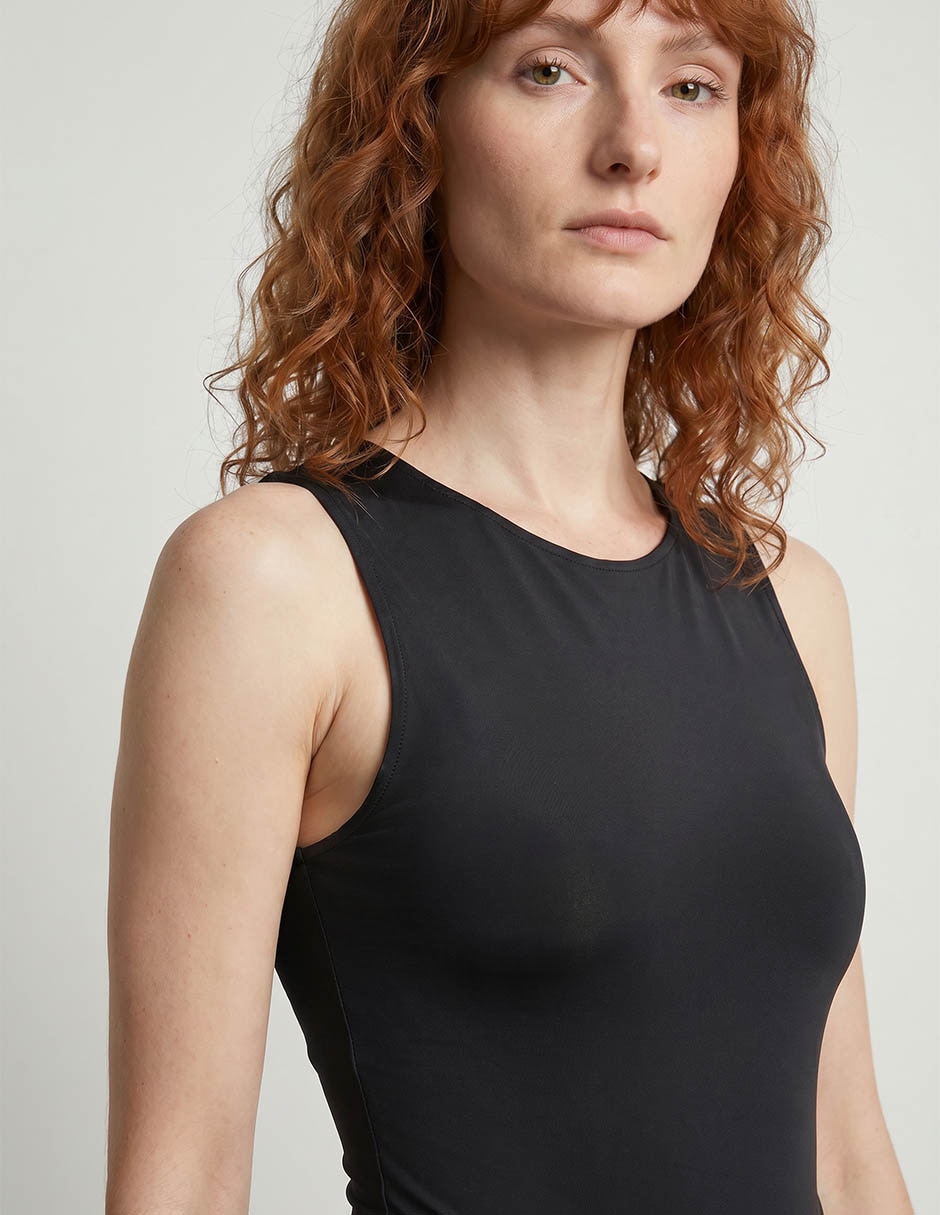 Top cuello regular tirante clásico 2