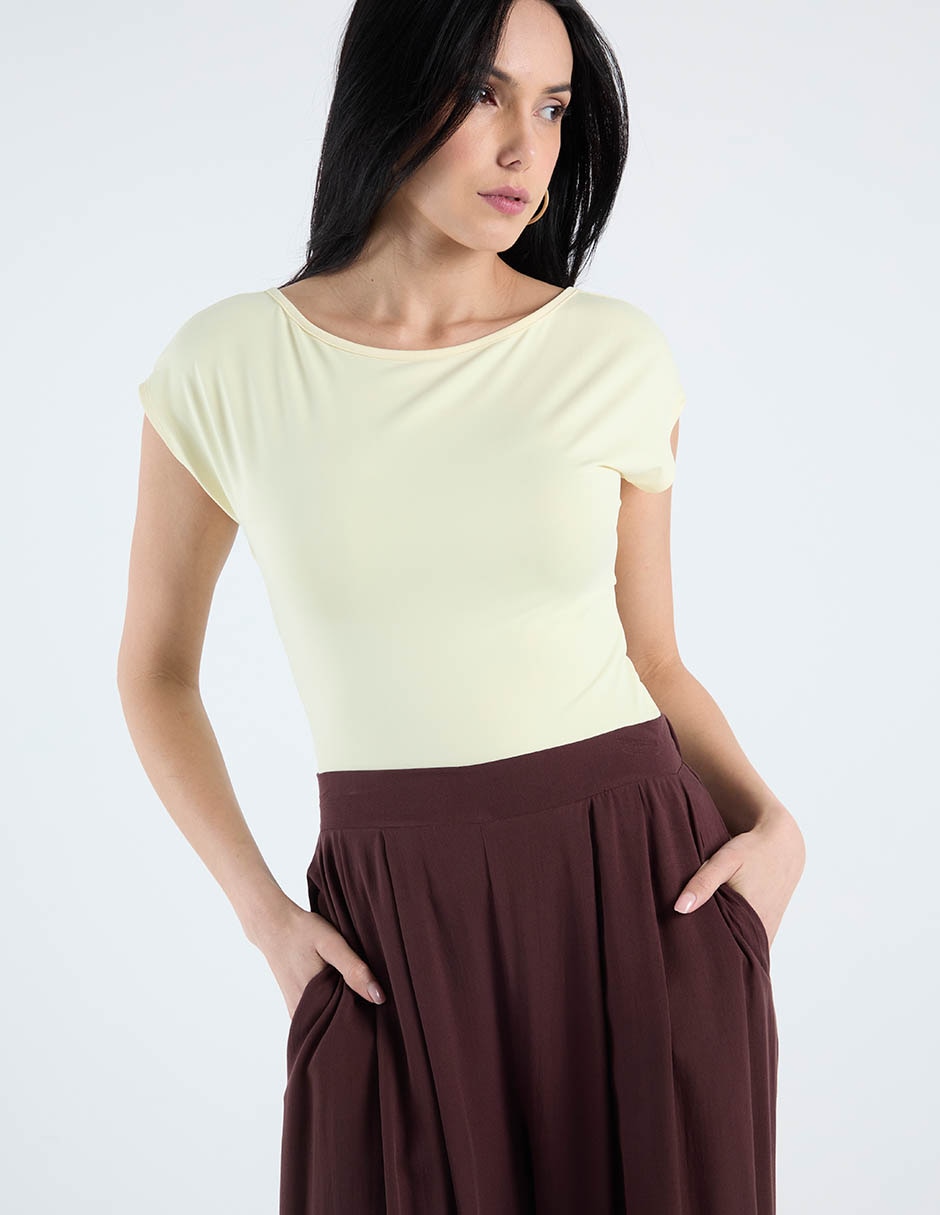 Top cuello redondo escote espalda abierta Top cuello redondo escote espalda abierta