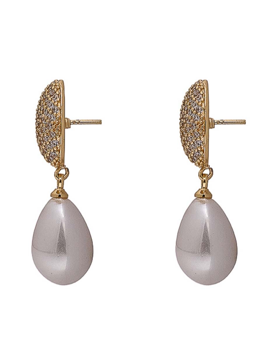 Aretes cortos de gota con acabado baño de oro 18 K zirconia Aretes cortos de gota con acabado baño de oro 18 K zirconia