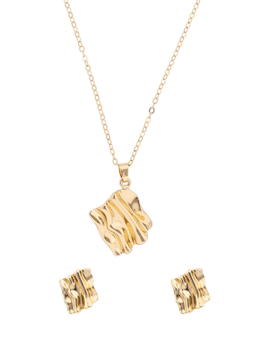 Aretes y collar Aretes y collar