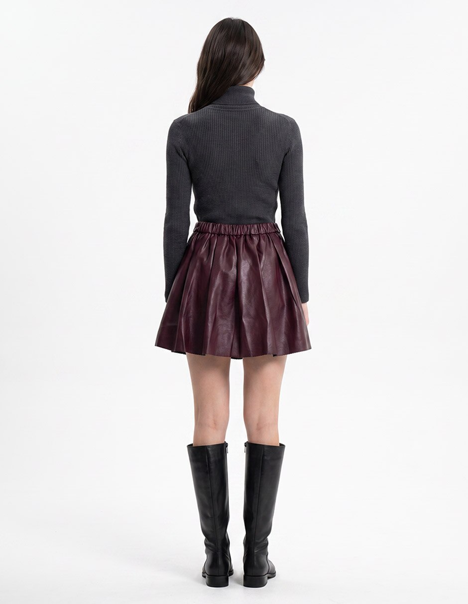 Falda mini a la cintura 2