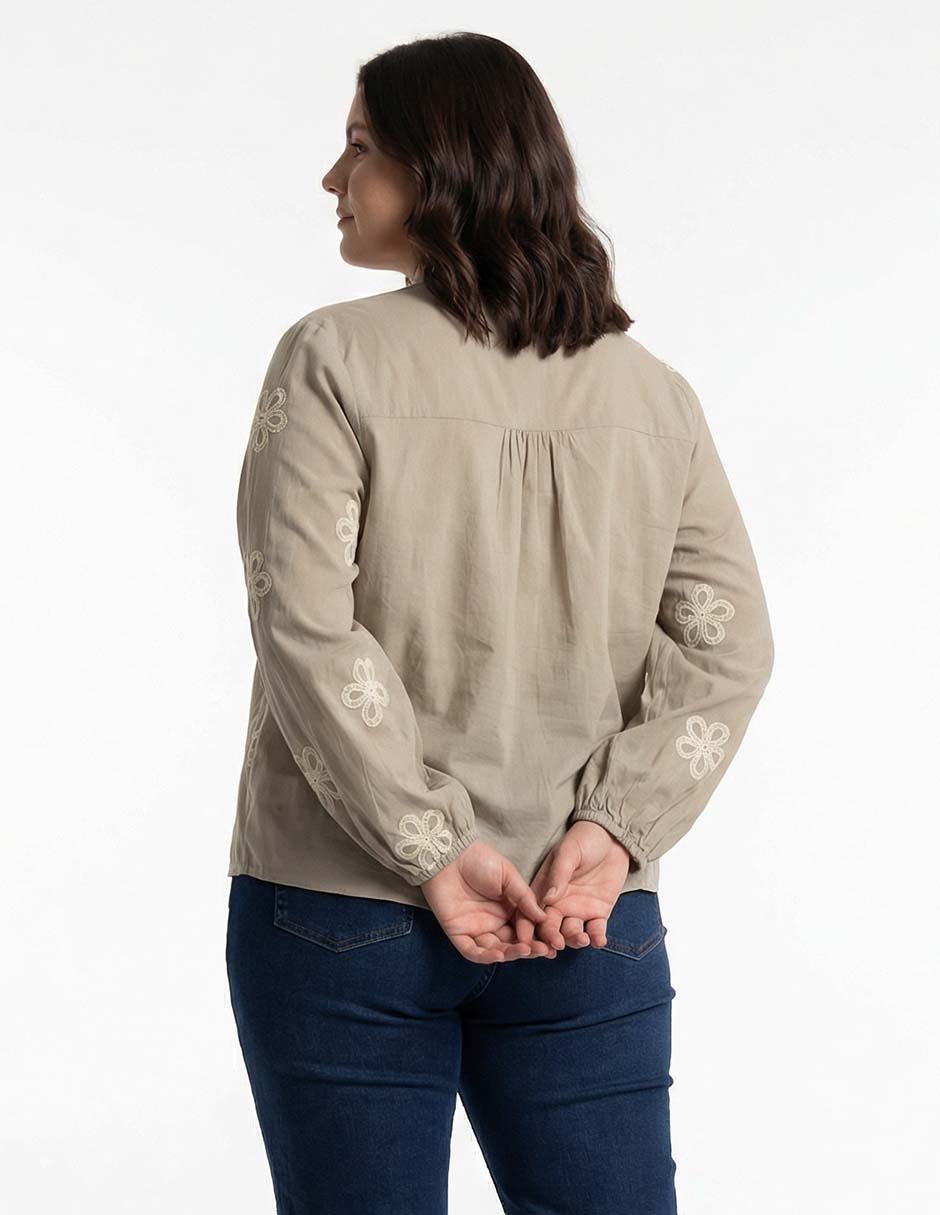Blusa Weekend Plus manga larga para mujer