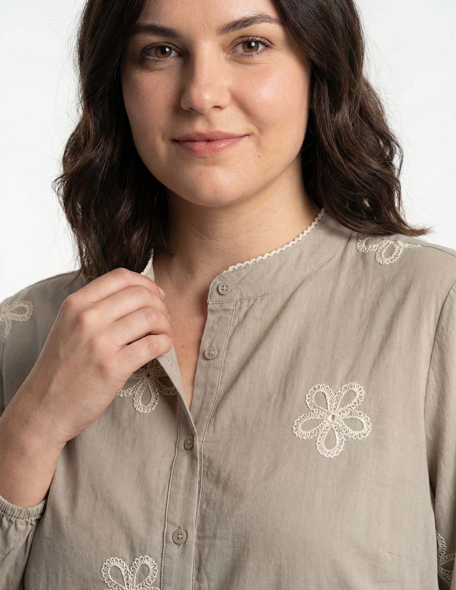 Blusa Weekend Plus manga larga para mujer