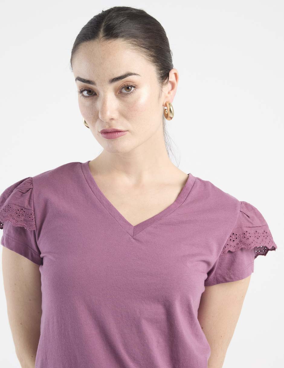 Playera manga corta Week by Weekend cuello V para mujer