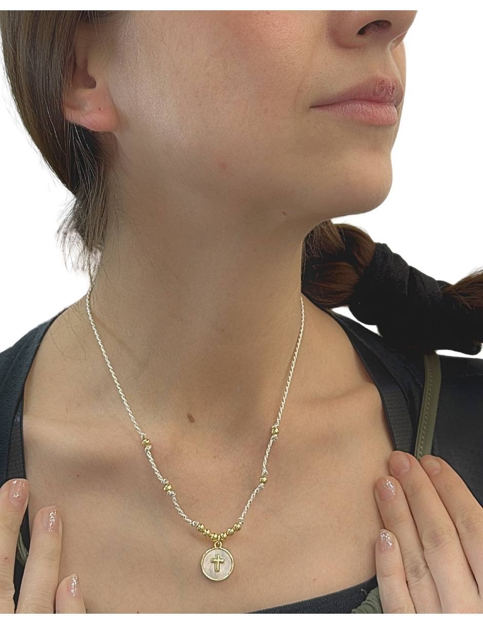 Collar cruz con acabado baño de oro 14 K 3