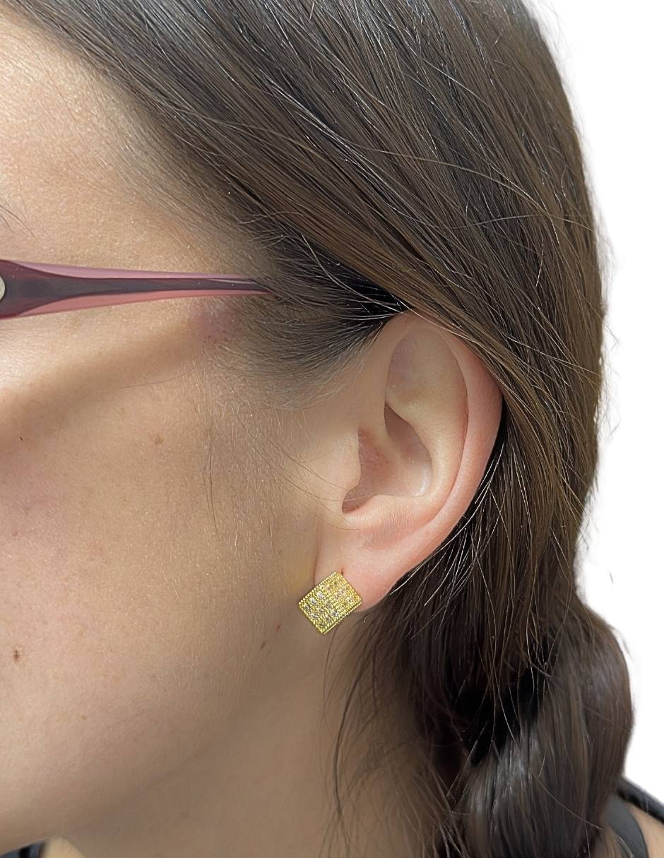 Aretes de cubo con acabado baño de oro 14 K 2