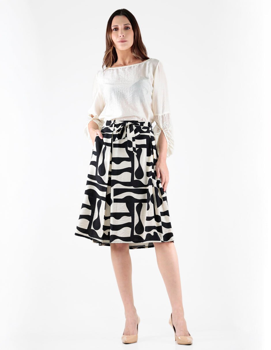 Falda a la rodilla Pierre Cardin a la cintura