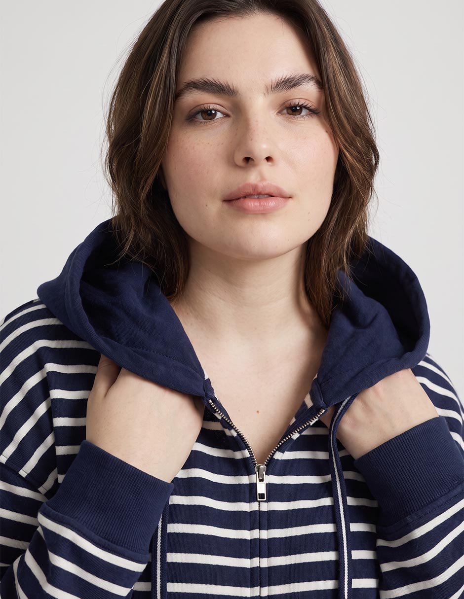 Sudadera con capucha y bolsa para mujer 3