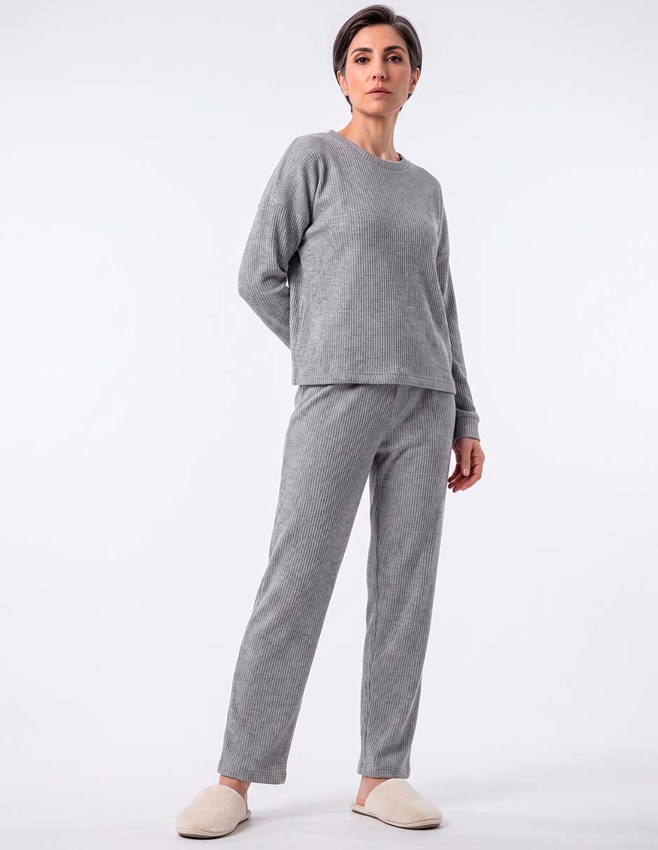 Conjunto pijama paramujer 1